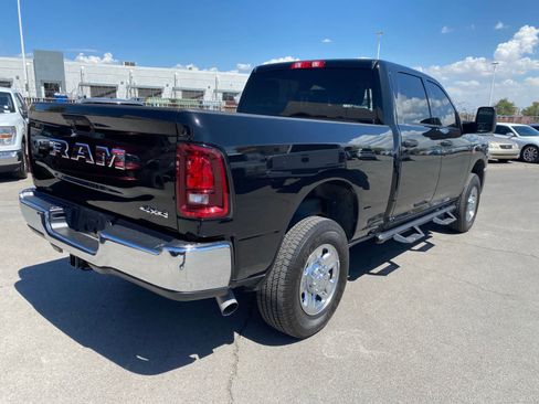Used 2025 RAM 2500 Tradesman w/ Chrome Appearance Group AWD/4WD image 6