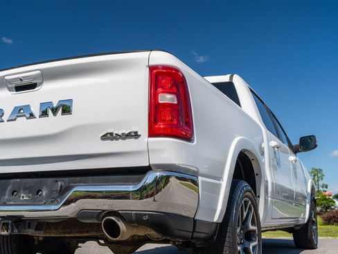 Used 2025 RAM 1500 Laramie AWD/4WD image 16