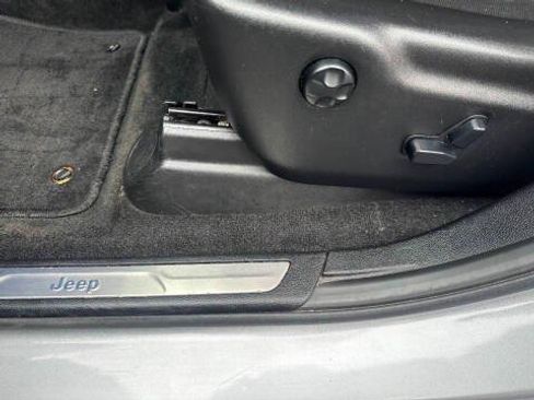 Used 2014 Jeep Grand Cherokee Limited AWD/4WD image 4