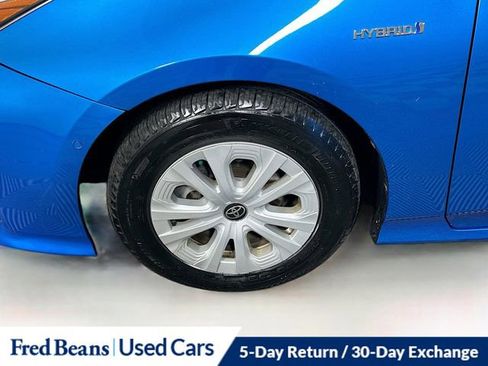 Used 2019 Toyota Prius LE image 29