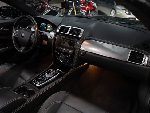 Used 2015 Jaguar XKR R RWD image 27