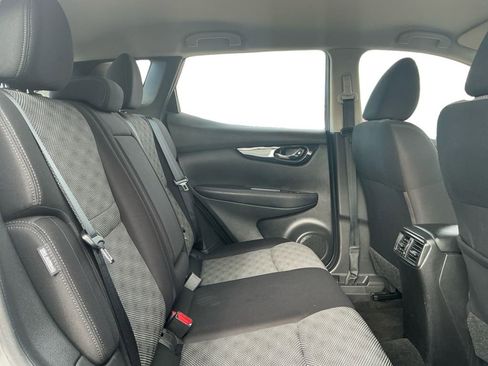 Used 2020 Nissan Rogue Sport SV image 18