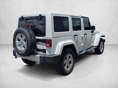 Used 2015 Jeep Wrangler Unlimited Sahara w/ Connectivity Group AWD/4WD image 5