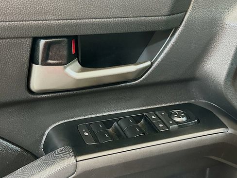 Used 2025 Toyota Tacoma TRD Sport RWD image 15