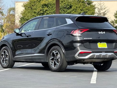 Used 2024 Kia Sportage LX FWD image 3