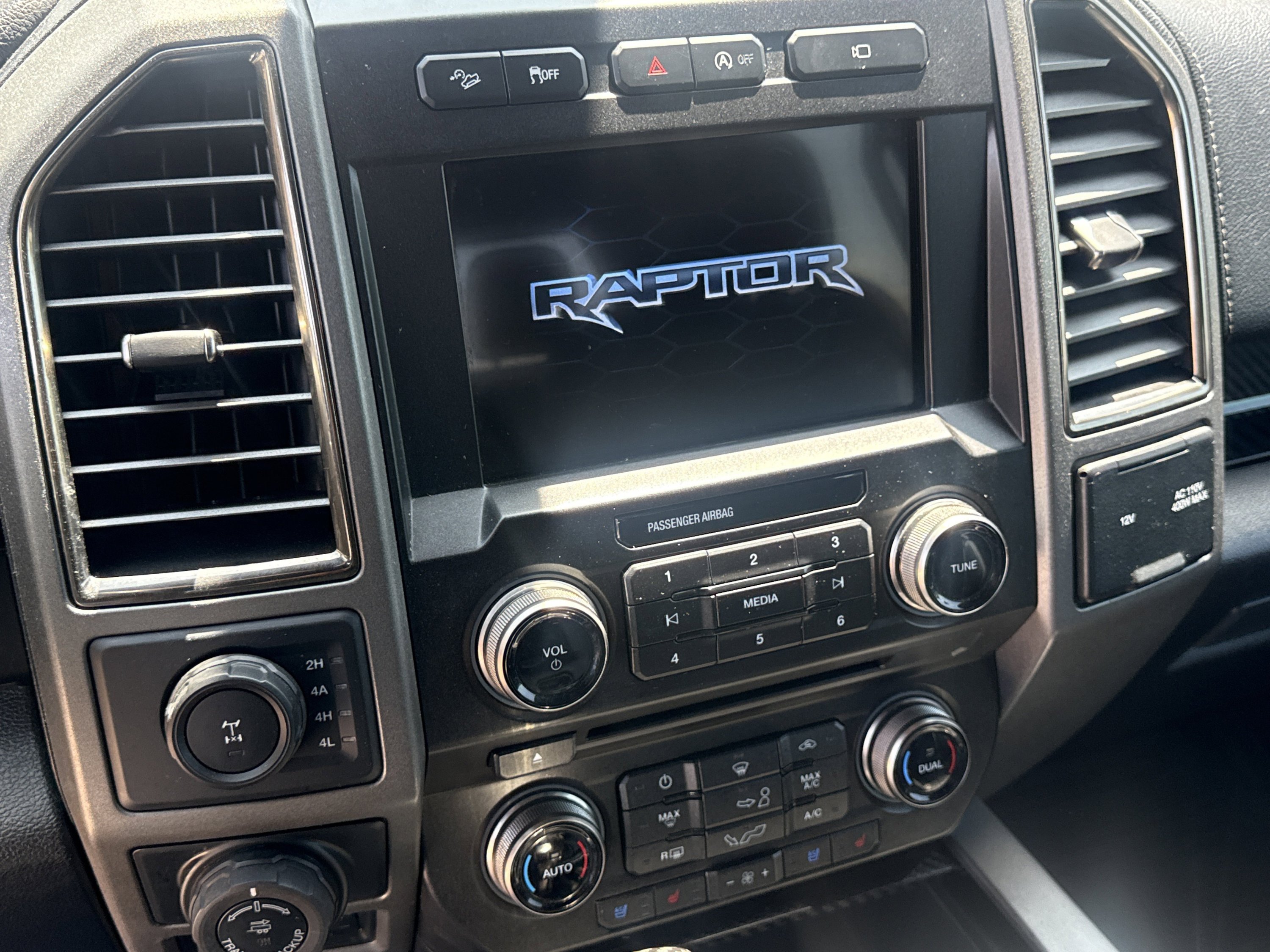 Used 2017 Ford F150 Raptor w/ Equipment Group 802A Luxury AWD/4WD image 20