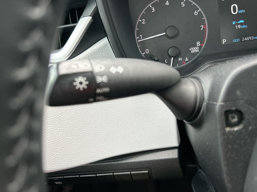 Used 2025 Toyota Corolla SE FWD image 19