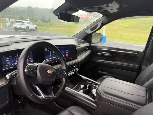 Used 2025 Chevrolet Tahoe LT AWD/4WD image 18