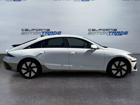 Used 2024 Hyundai Ioniq 6 SE RWD image 4