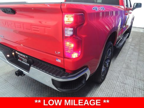 Used 2025 Chevrolet Silverado 1500 LT AWD/4WD image 32