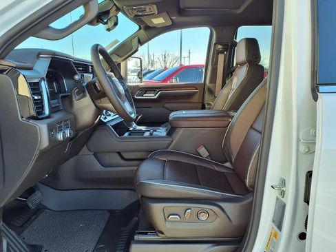 New 2026 GMC Sierra 3500 Denali w/ Denali Reserve Package image 19