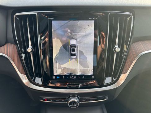 Certified 2025 Volvo S60 B5 Plus AWD/4WD image 14