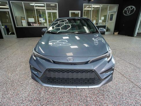 Used 2024 Toyota Corolla SE w/ SE Premium Package FWD image 6