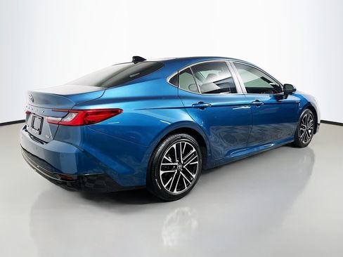 Used 2025 Toyota Camry XLE w/ Premium Plus Package FWD image 4