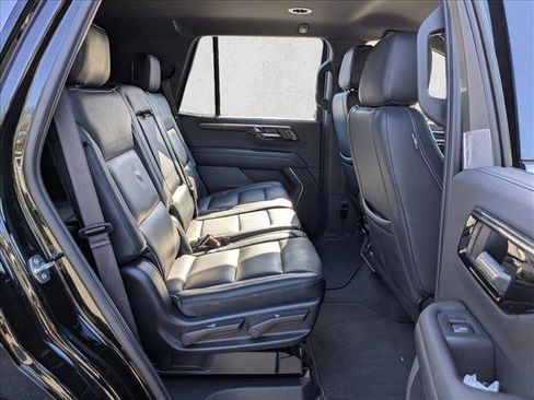 Used 2025 Chevrolet Tahoe LS RWD image 19