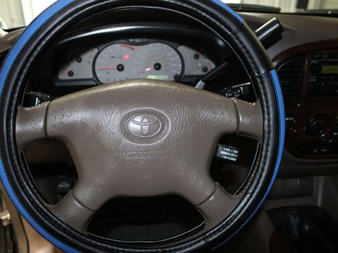 Used 2002 Toyota Sequoia SR5 image 10