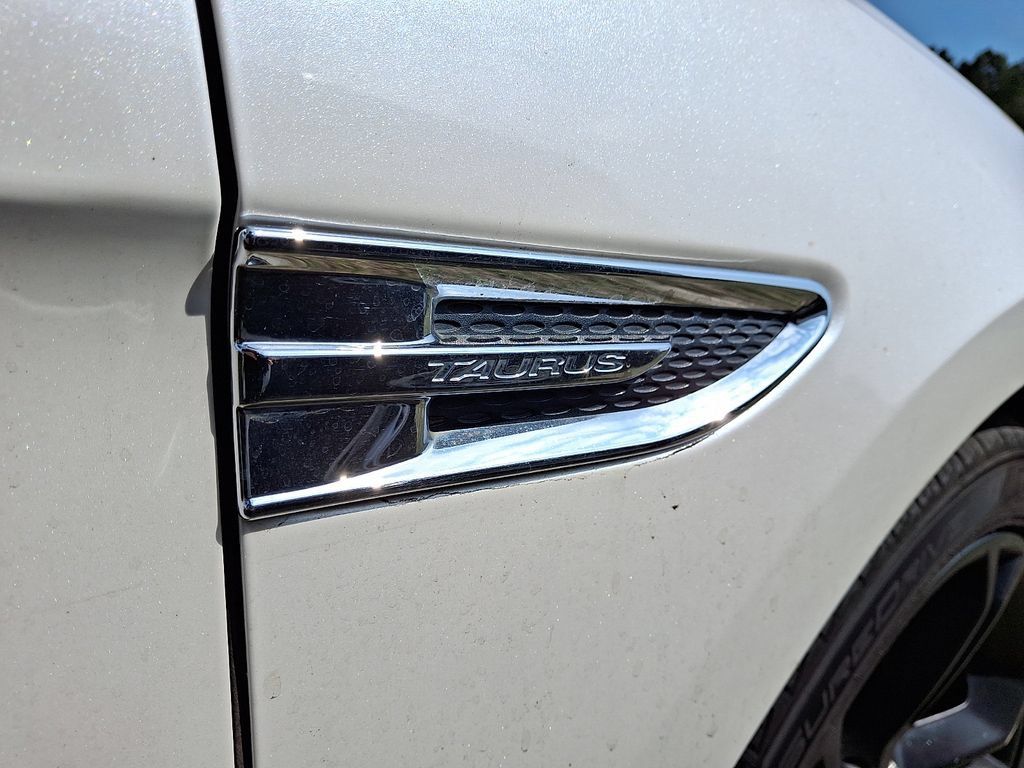 Used 2011 Ford Taurus SHO w/ 402A Rapid Spec Order Code AWD/4WD image 4