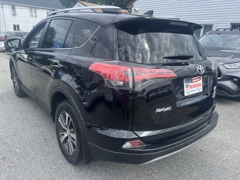 Used 2018 Toyota RAV4 XLE AWD/4WD image 8