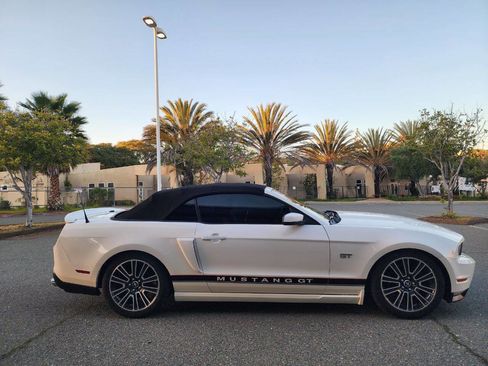 Used 2010 Ford Mustang GT Premium image 10