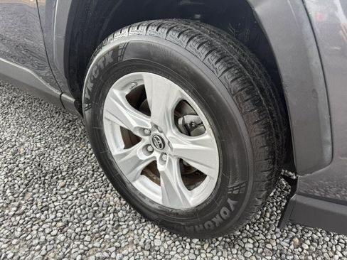 Used 2019 Toyota RAV4 XLE FWD image 14