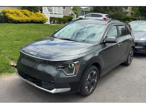 Used 2025 Kia Niro Wind w/ Wind Preserve Package FWD image 1