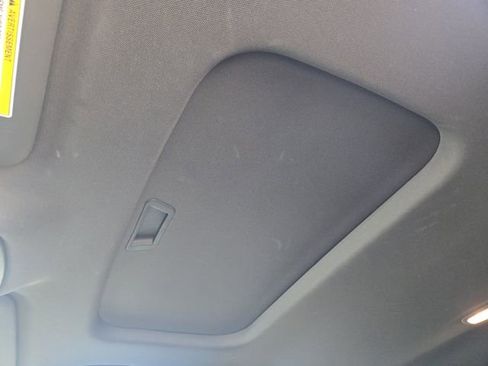 Used 2025 Chevrolet Trax RS w/ Sunroof Package image 26