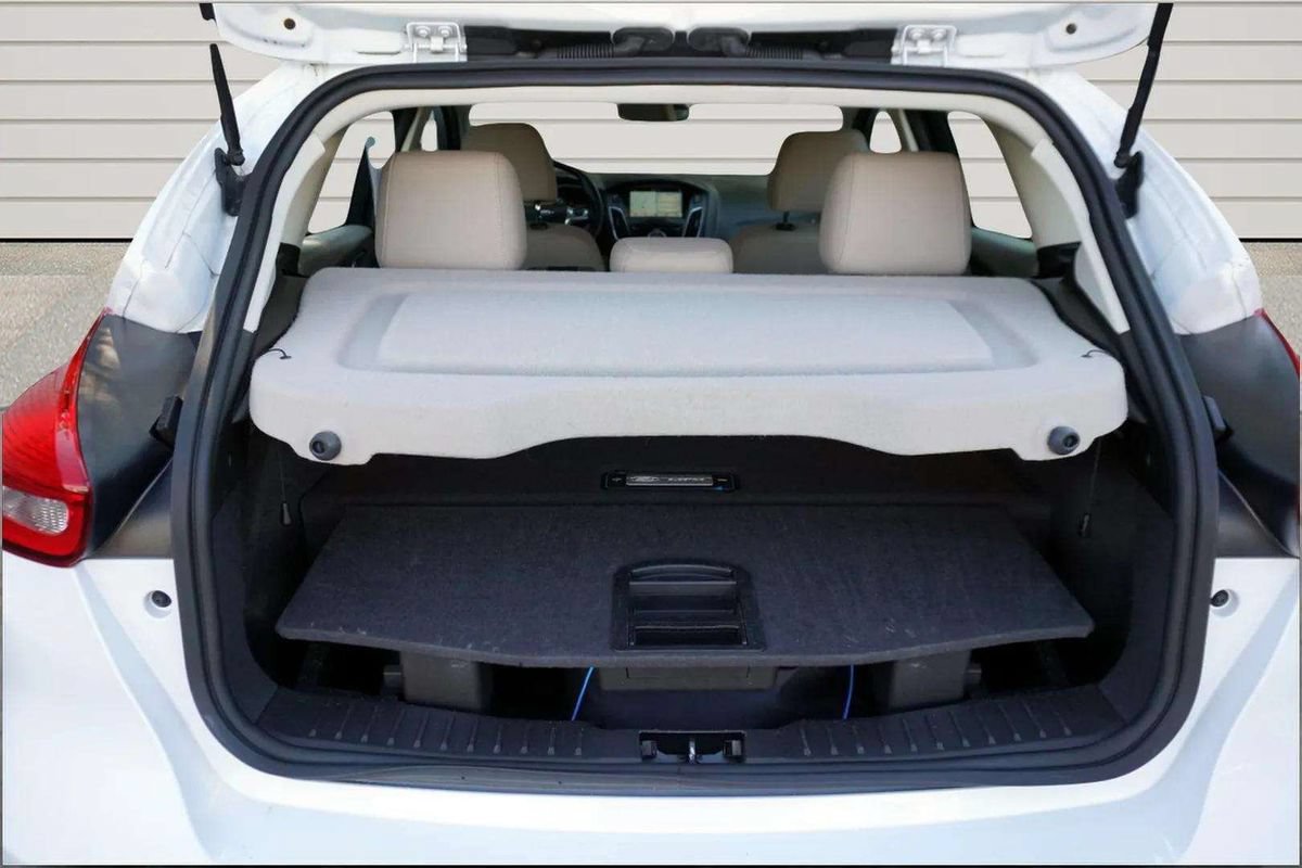 Used 2016 Ford Focus Electric Hatchback FWD image 10