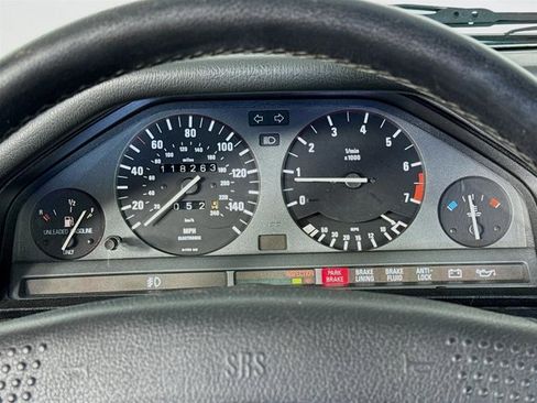 Used 1991 BMW 325i Convertible image 13