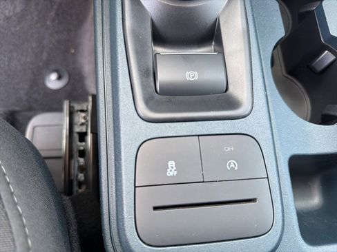 Used 2025 Ford Maverick XL w/ 4K Tow Package image 15