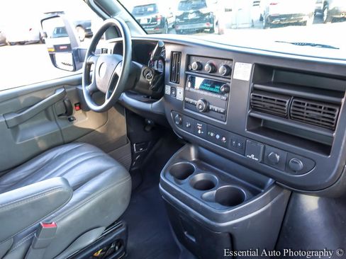 Used 2021 GMC Savana 3500 Extended w/ Power Convenience Package RWD image 18