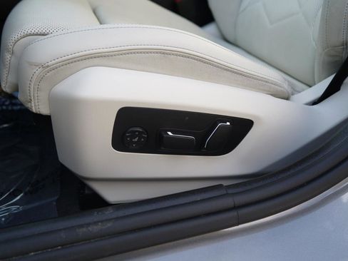 Used 2024 BMW 530i xDrive w/ Convenience Package image 20