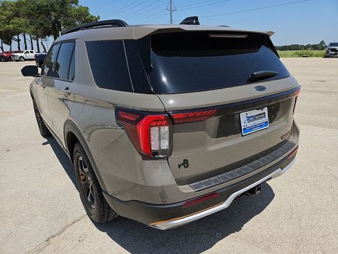 Used 2026 Ford Explorer Tremor w/ Tremor Ultimate Package AWD/4WD image 5
