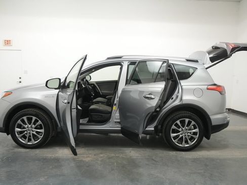 Used 2018 Toyota RAV4 Limited AWD/4WD image 26