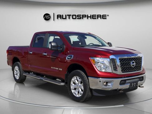 Used 2017 Nissan Titan SV image 12