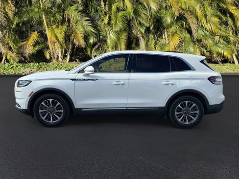 Used 2022 Lincoln Nautilus FWD w/ Premium Package image 8