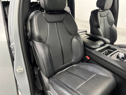 Used 2024 Jeep Wagoneer Series II w/ Flexible Seating Group AWD/4WD image 30