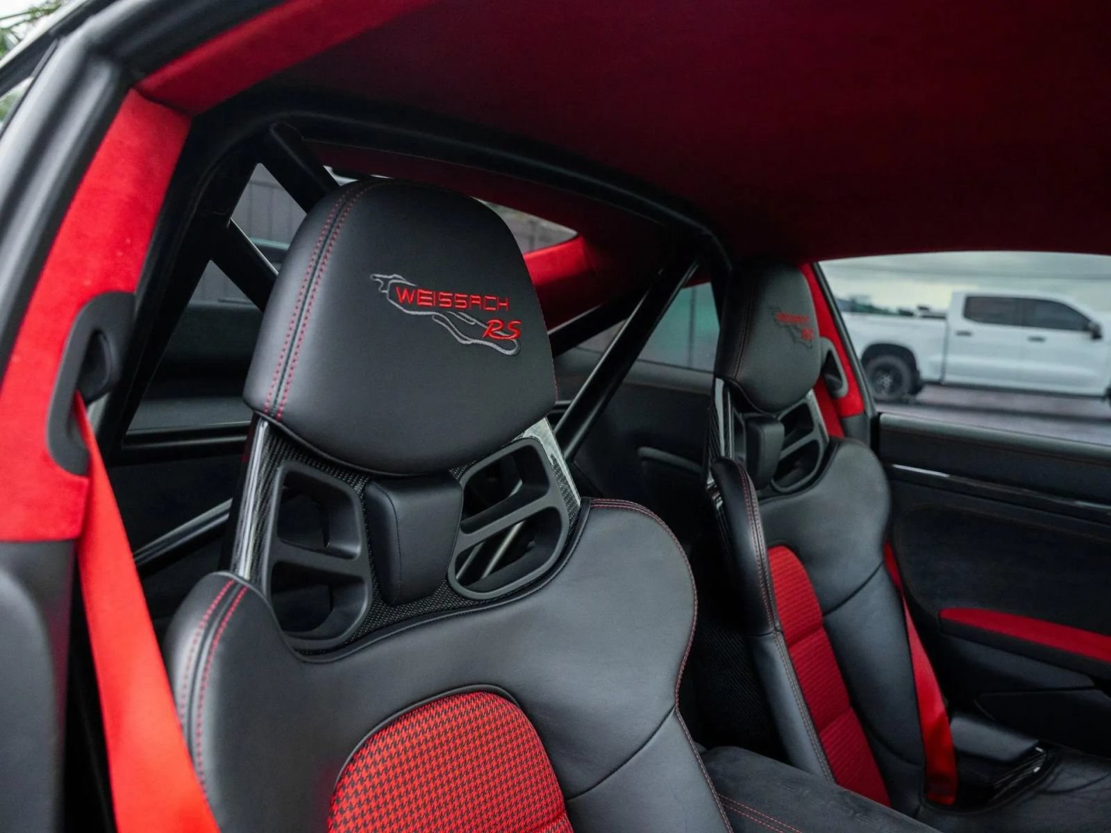 Used 2018 Porsche 911 GT2 RS RWD image 22