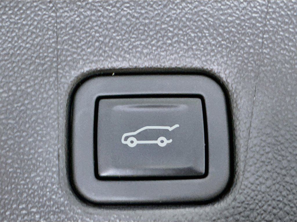Used 2021 Chevrolet Blazer LT FWD image 33