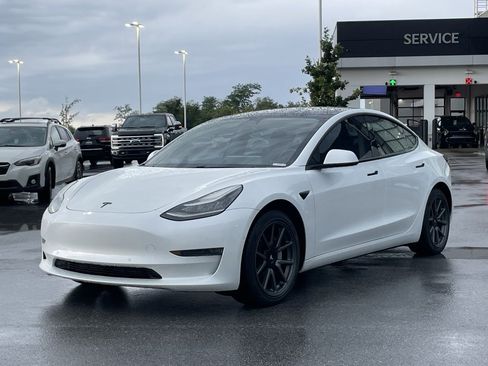 Used 2020 Tesla Model 3 Long Range image 3