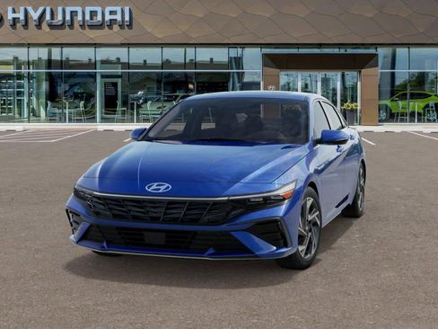 Certified 2025 Hyundai Elantra Limited FWD image 6