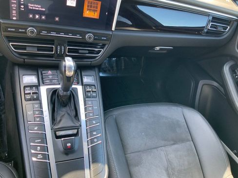 Used 2019 Porsche Macan AWD/4WD image 28