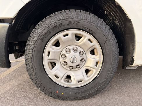 Used 2018 Nissan NV 2500 SV image 27