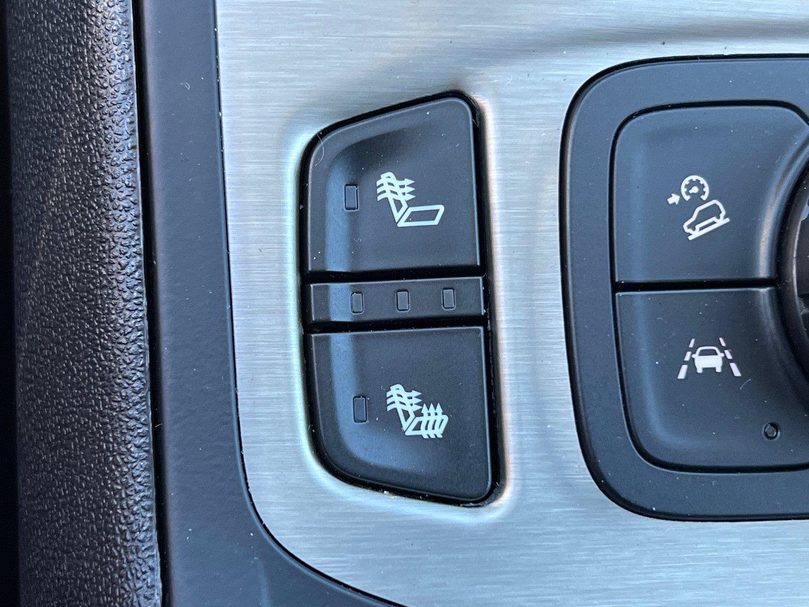 Used 2024 GMC Terrain Denali AWD/4WD image 31