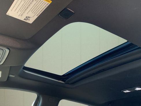 Used 2022 Chevrolet Silverado 1500 ZR2 w/ Technology Package image 36