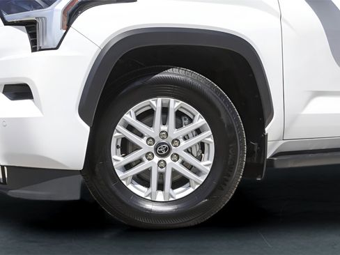 Used 2025 Toyota Sequoia SR5 image 34