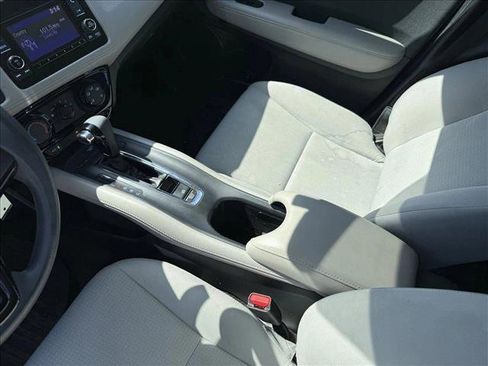 Used 2022 Honda HR-V LX image 13