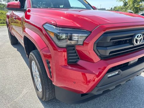 Used 2024 Toyota Tacoma SR5 w/ SR5 Upgrade Package AWD/4WD image 28