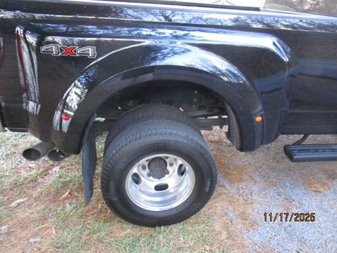 Used 2017 Ford F350 Lariat w/ Tow Technology Bundle image 11