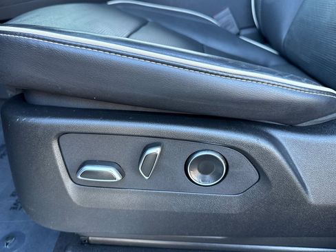 Certified 2024 Cadillac Escalade Sport image 12