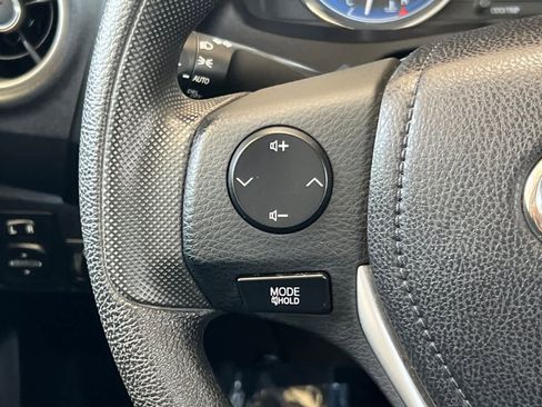 Used 2017 Toyota Corolla LE FWD image 23